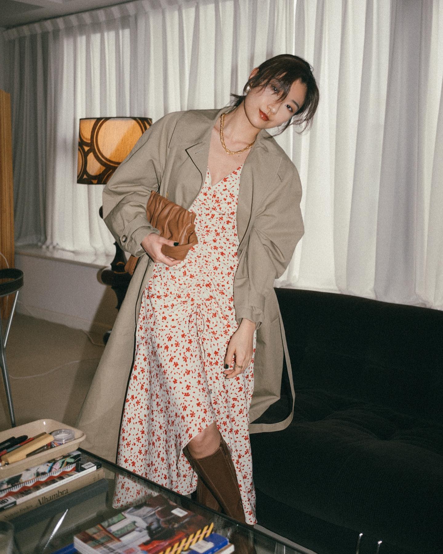 5 mẫu v&aacute;y d&aacute;ng d&agrave;i gi&uacute;p chị em mặc đẹp hơn trong năm 2026- Ảnh 6.