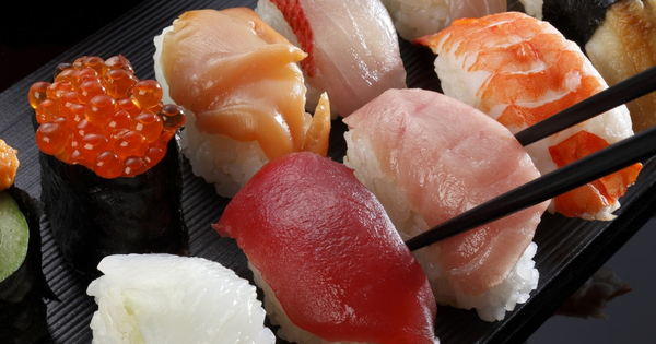 Người Nhật ăn cơm trắng mỗi ng&agrave;y vẫn kh&ocirc;ng b&eacute;o? Chuy&ecirc;n gia h&eacute; lộ 3 b&iacute; quyết gi&uacute;p giữ d&aacute;ng, bảo vệ mạch m&aacute;u, giảm nguy cơ đột quỵ