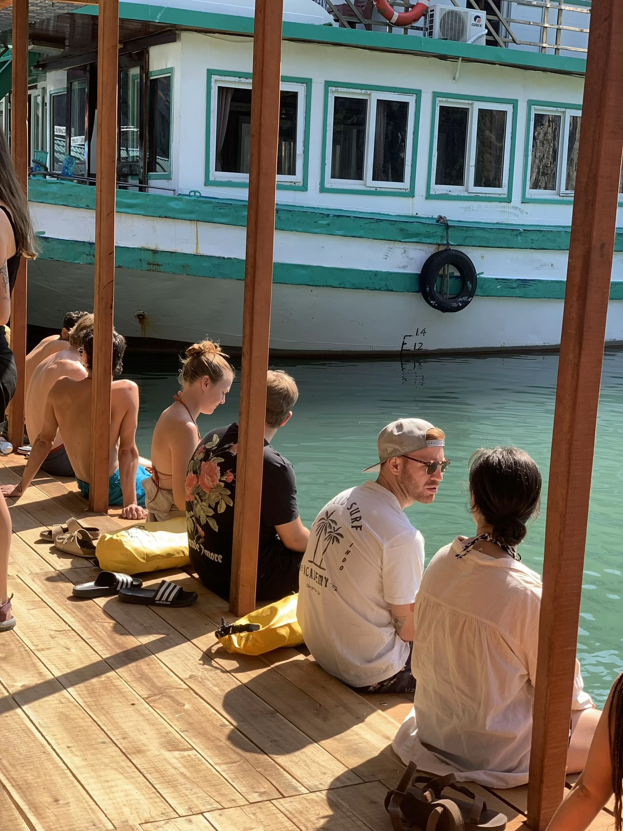 B&atilde;i biển miền Bắc du kh&aacute;ch đi m&ugrave;a đ&ocirc;ng m&agrave; phải thốt l&ecirc;n: 