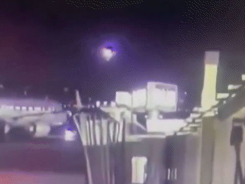 Đ&acirc;y c&oacute; thể l&agrave; những g&igrave; phi c&ocirc;ng đ&atilde; nh&igrave;n thấy ngay trước khi 2 m&aacute;y bay đ&acirc;m nhau khiến to&agrave;n bộ 67 người thiệt mạng- Ảnh 3.