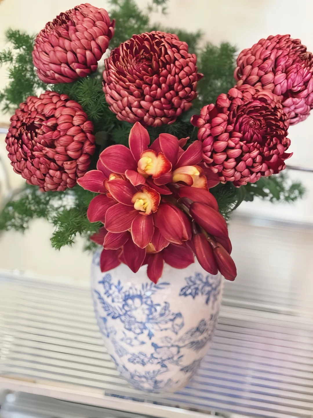 Kh&ocirc;ng phải mẫu đơn, cũng chẳng phải c&uacute;c thường: Lo&agrave;i hoa lạ đang khiến chị em l&ugrave;ng sục để "đổi gi&oacute;" b&agrave;n tr&agrave; ng&agrave;y Tết- Ảnh 18.