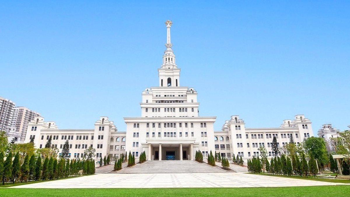 Tỷ ph&uacute; Phạm Nhật Vượng đ&agrave;o tạo AI miễn ph&iacute;, trả th&ecirc;m 8 triệu đồng/th&aacute;ng cho 500 học vi&ecirc;n- Ảnh 1.