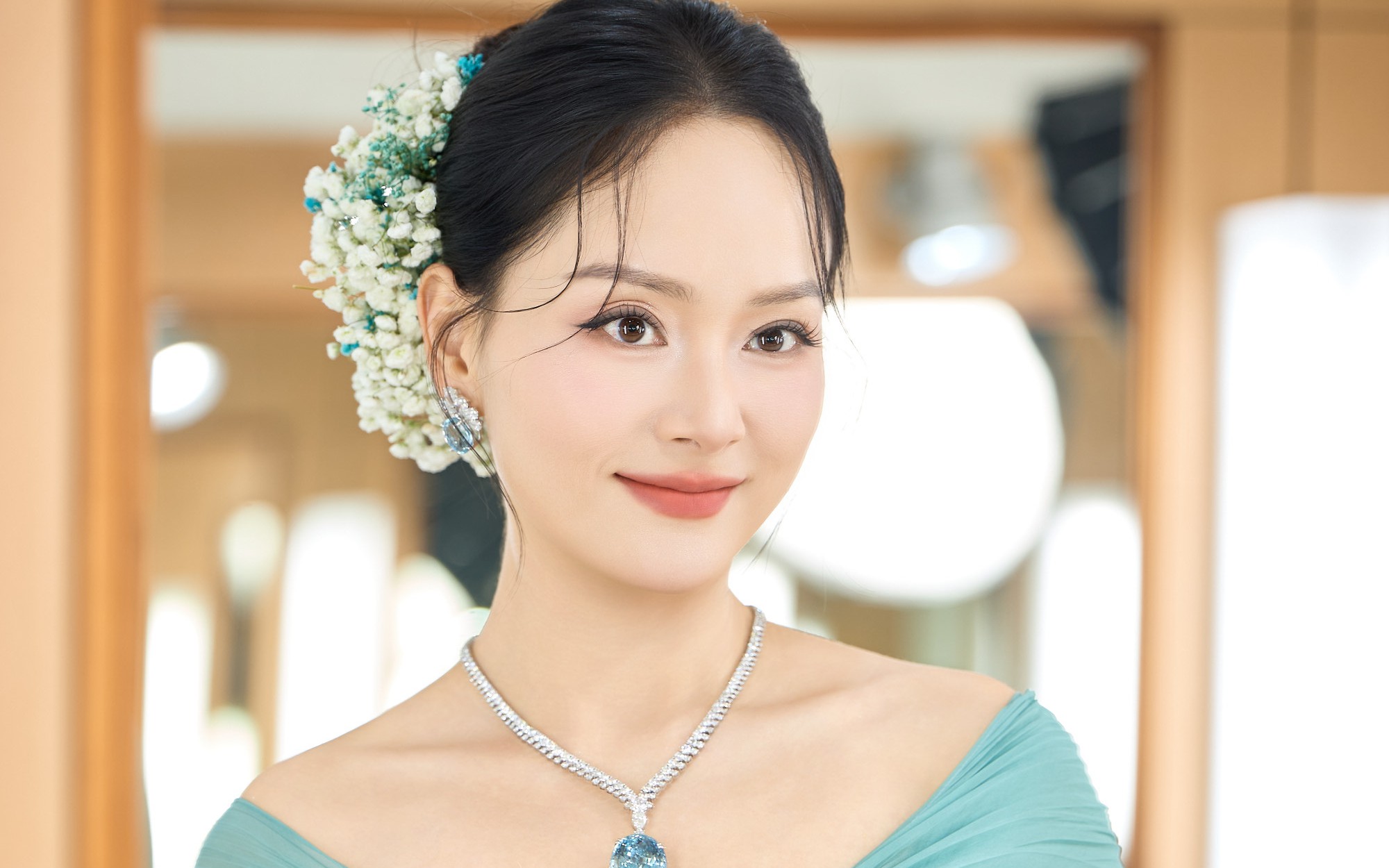 Lan Phương lại ph&aacute;t đi&ecirc;n rồi!