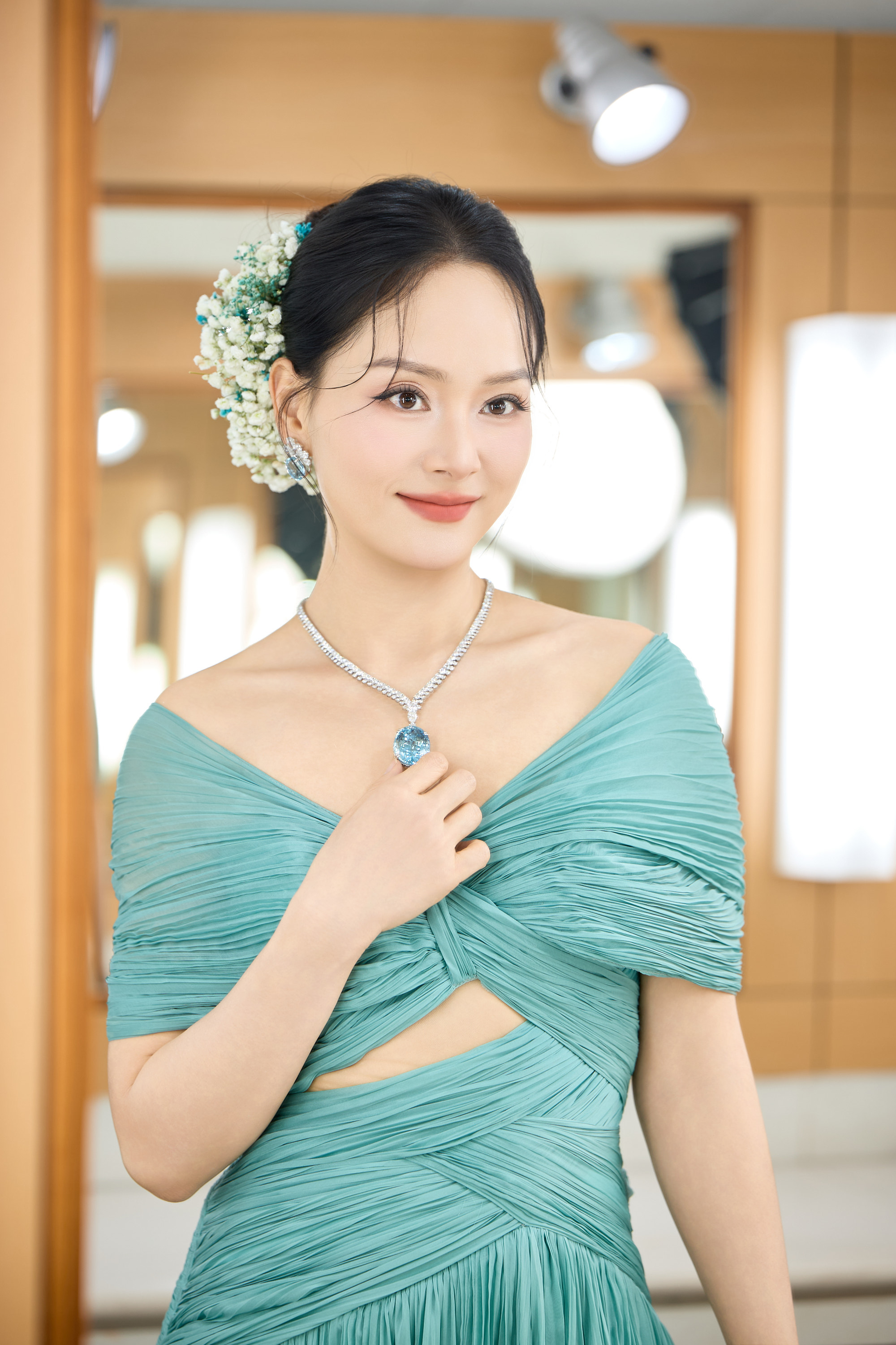 Lan Phương lại ph&aacute;t đi&ecirc;n rồi!- Ảnh 1.