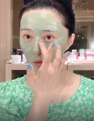 Đại mỹ nh&acirc;n cả showbiz c&ocirc;ng nhận: Nhan sắc đẹp bất chấp cam thường, l&agrave;n da tuổi 44 khiến g&aacute;i trẻ c&uacute;i đầu ch&agrave;o thua- Ảnh 8.