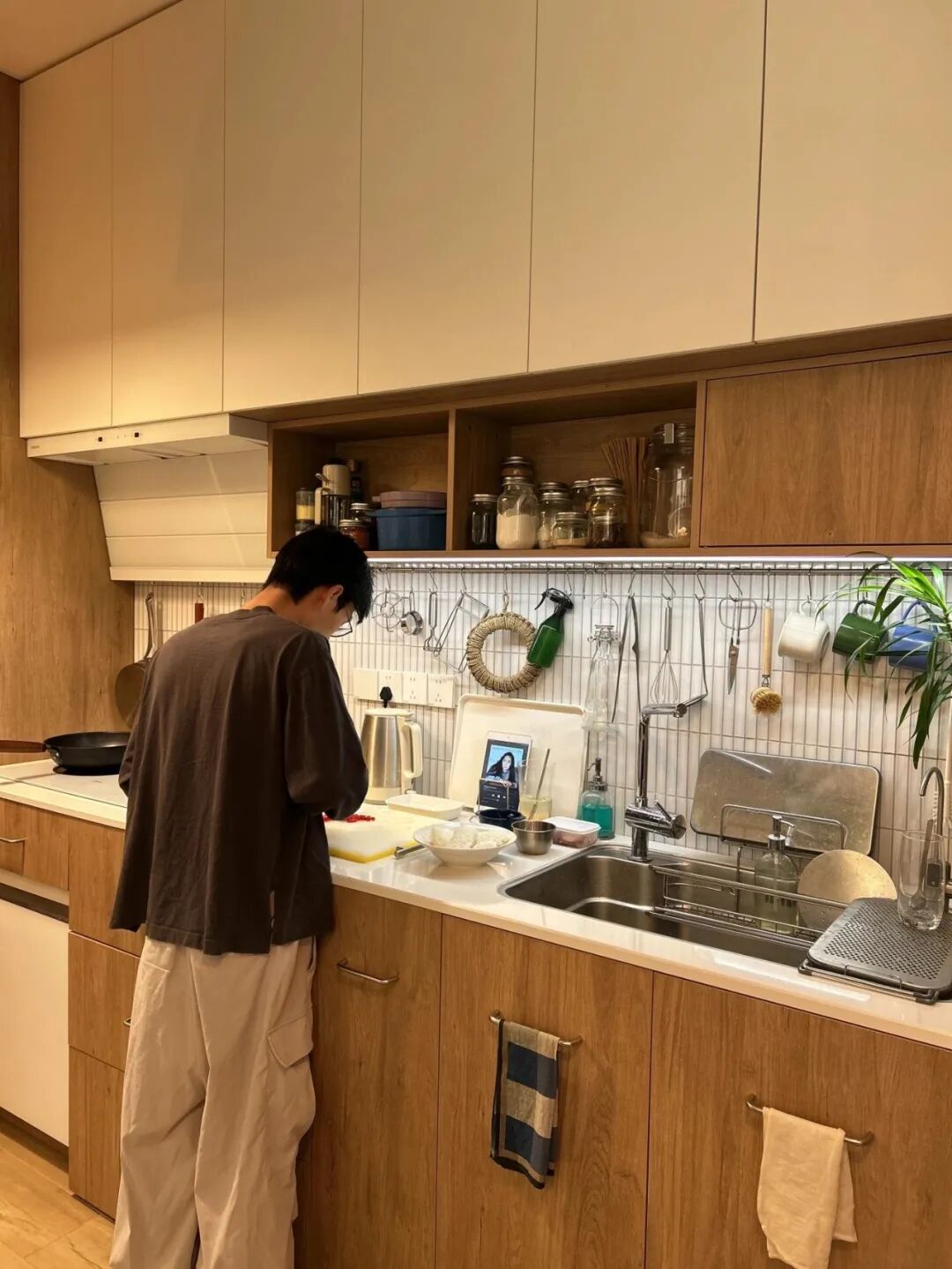 8 nâng cấp khiến căn bếp lên level tuyệt phẩm, nhà nào không làm chắc chắn tiếc đứt ruột gan- Ảnh 1. 8 nâng cấp khiến căn bếp lên level tuyệt phẩm, nhà nào không làm chắc chắn tiếc đứt ruột gan- Ảnh 1.