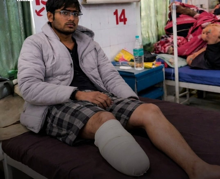 Ch&agrave;ng trai tự cưa ch&acirc;n để được ưu ti&ecirc;n x&eacute;t tuyển v&agrave;o trường Y- Ảnh 1.