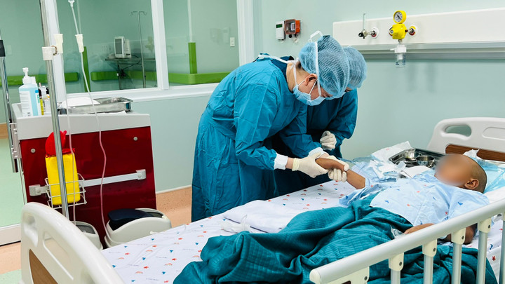 Bệnh viện Nhi đồng 1 lần đầu gh&eacute;p tế b&agrave;o gốc tạo m&aacute;u cho bệnh nhi suy tủy- Ảnh 1.