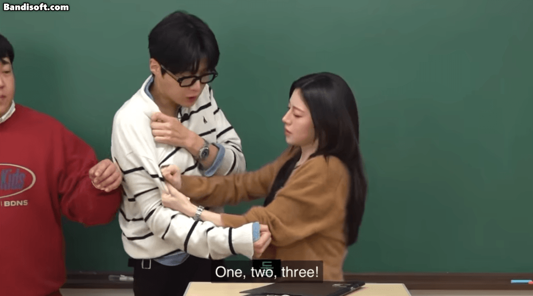 Cặp đ&ocirc;i ng&ocirc;n t&igrave;nh tr&ecirc;n phim y&ecirc;u thắm thiết, ngo&agrave;i đời kh&ocirc;ng nh&igrave;n mặt nhau: T&uacute;m &aacute;o g&acirc;y lộn trước cả trăm ngh&igrave;n người- Ảnh 3.