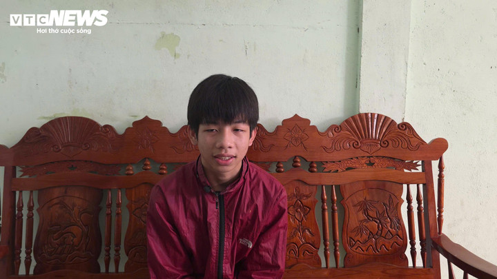 Vụ m&aacute;y bay rơi tại Đắk Lắk: Lời kể của nam sinh hỗ trợ phi c&ocirc;ng khi tiếp đất- Ảnh 1.