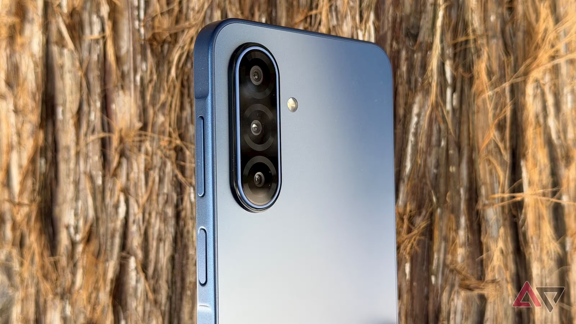 Mẫu m&aacute;y gi&aacute; 5 triệu nhưng &ldquo;đ&aacute;ng gi&aacute; gấp 5 lần&rdquo; của Samsung: Xứng đ&aacute;ng được biết đến nhiều hơn cả S25 Ultra- Ảnh 1.