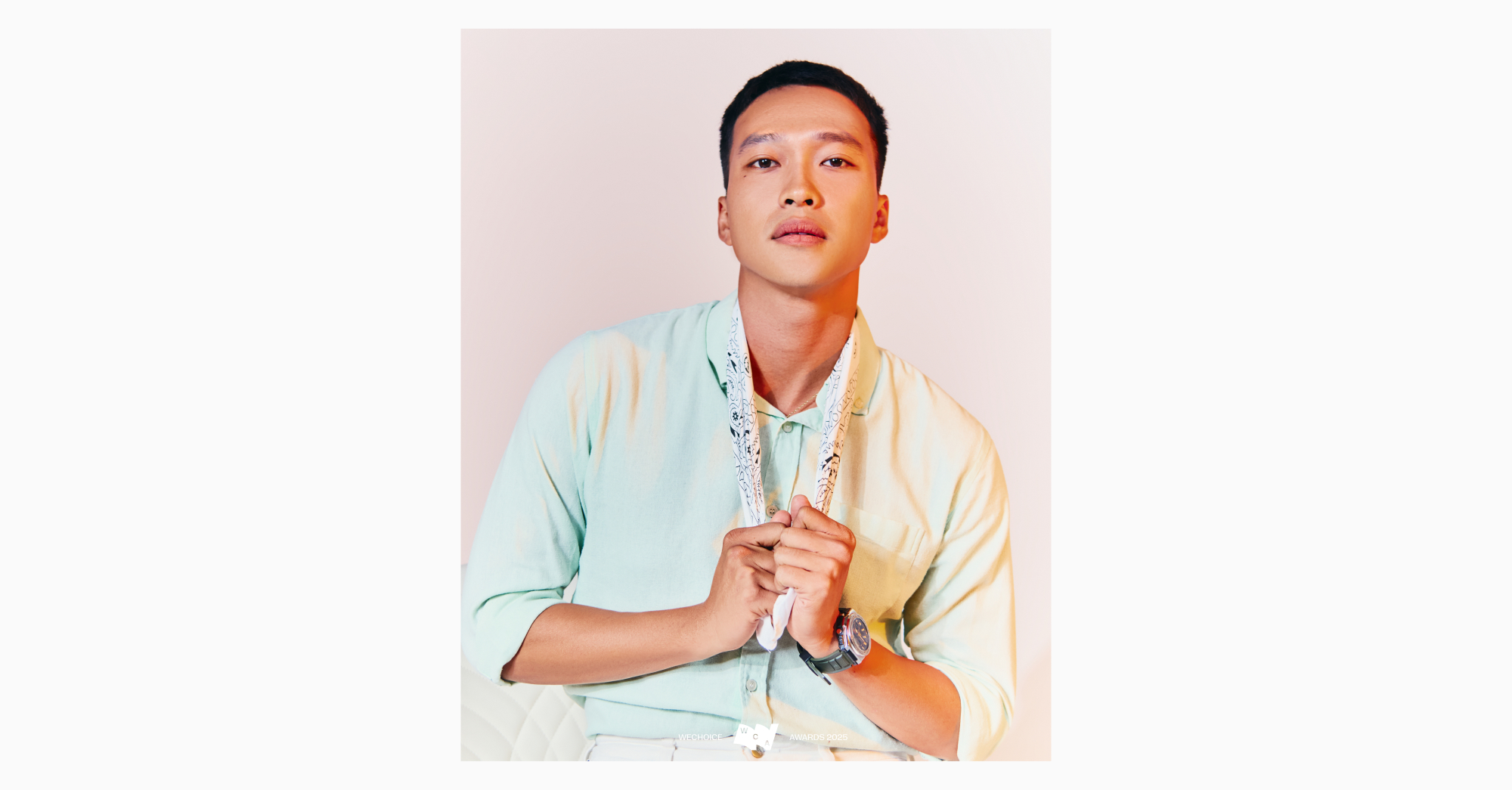 Mưa Đỏ giống như một chiến dịch - nơi mỗi cảnh quay là một nhiệm vụ, mỗi quyết định đều mang ý nghĩa tri ân- Ảnh 17. Mưa Đỏ giống như một chiến dịch - nơi mỗi cảnh quay là một nhiệm vụ, mỗi quyết định đều mang ý nghĩa tri ân- Ảnh 17.