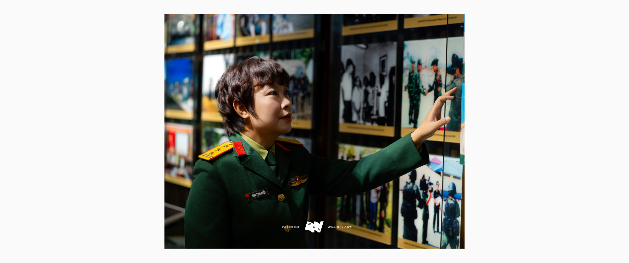 Mưa Đỏ giống như một chiến dịch - nơi mỗi cảnh quay là một nhiệm vụ, mỗi quyết định đều mang ý nghĩa tri ân- Ảnh 5. Mưa Đỏ giống như một chiến dịch - nơi mỗi cảnh quay là một nhiệm vụ, mỗi quyết định đều mang ý nghĩa tri ân- Ảnh 5.