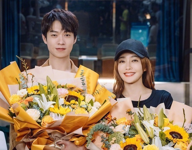 Không phải 1, có đến 2 cặp chị - em cực phẩm showbiz đã Không phải 1, có đến 2 cặp chị - em cực phẩm showbiz đã