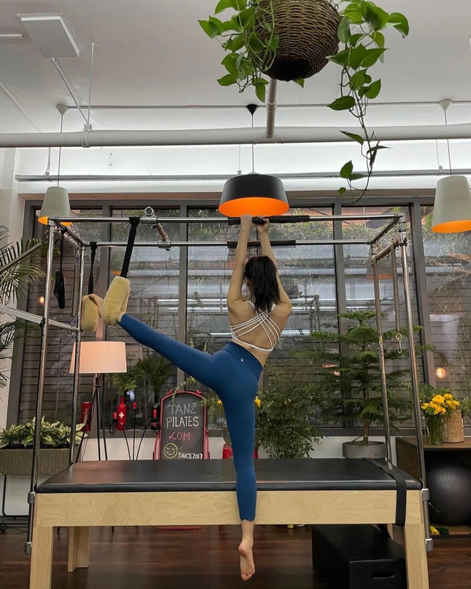 Nữ idol g&atilde;y cổ v&igrave; tập pilates- Ảnh 6.