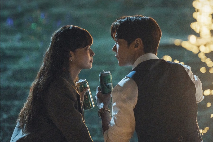 Bới t&ocirc; cơm xem ngay phim H&agrave;n đang thống trị 116 quốc gia, cặp ch&iacute;nh 