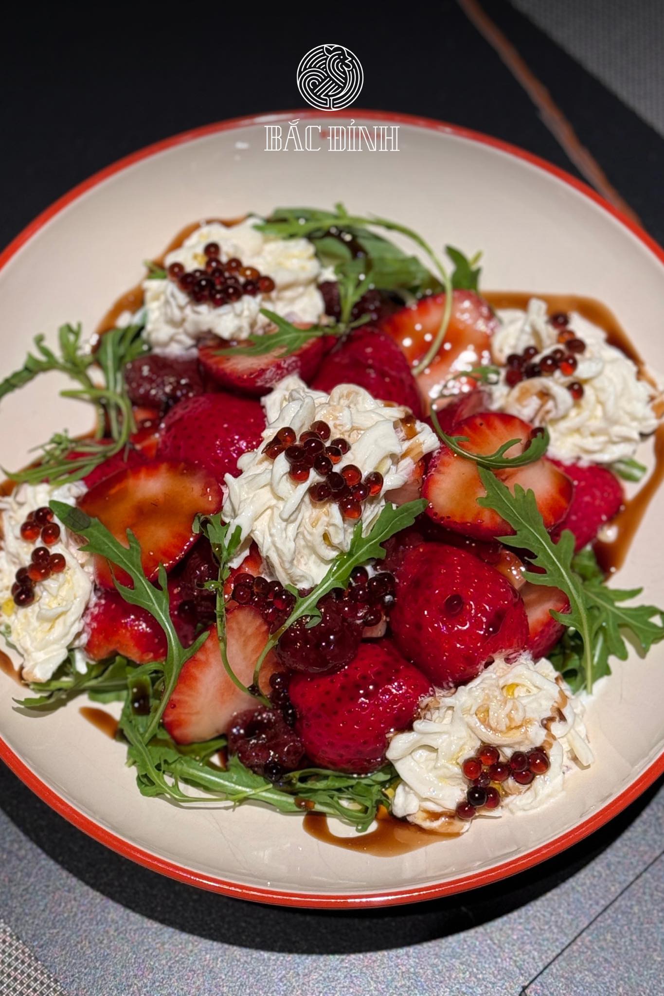 Giải mã món salad dâu Giải mã món salad dâu