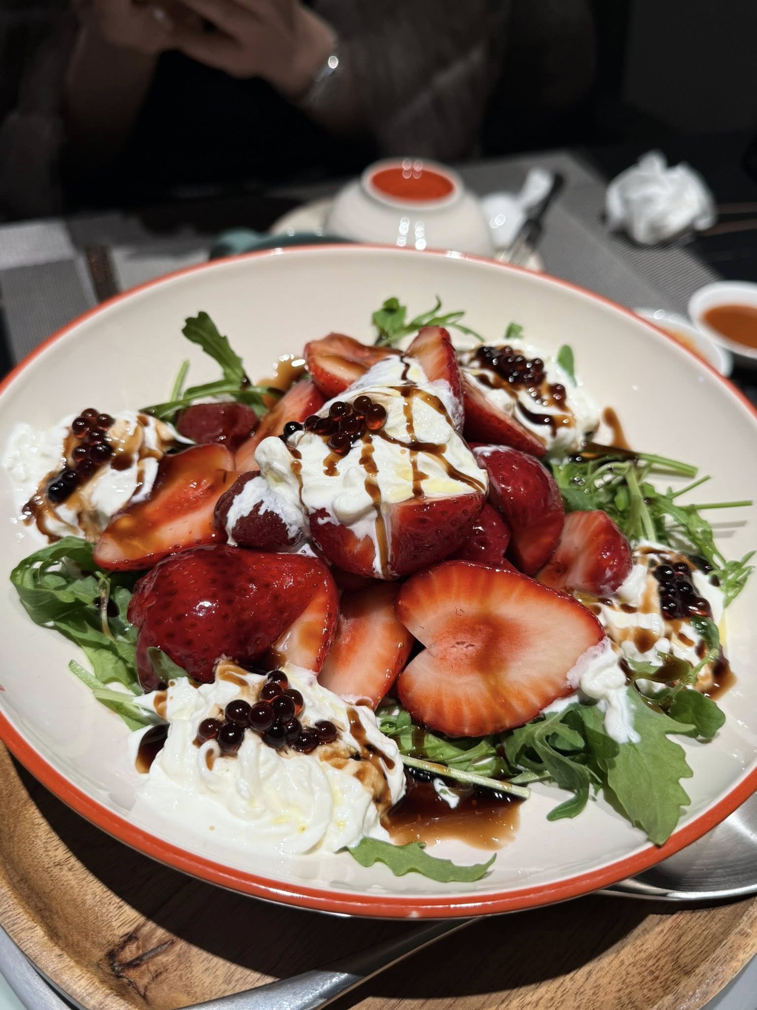 Giải mã món salad dâu Giải mã món salad dâu