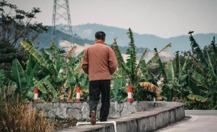 Năm xưa về qu&ecirc; x&acirc;y nh&agrave; l&agrave; niềm h&atilde;nh diện, khi 58 tuổi, đến l&uacute;c dưỡng gi&agrave; mới thấm th&iacute;a hối hận- Ảnh 4.