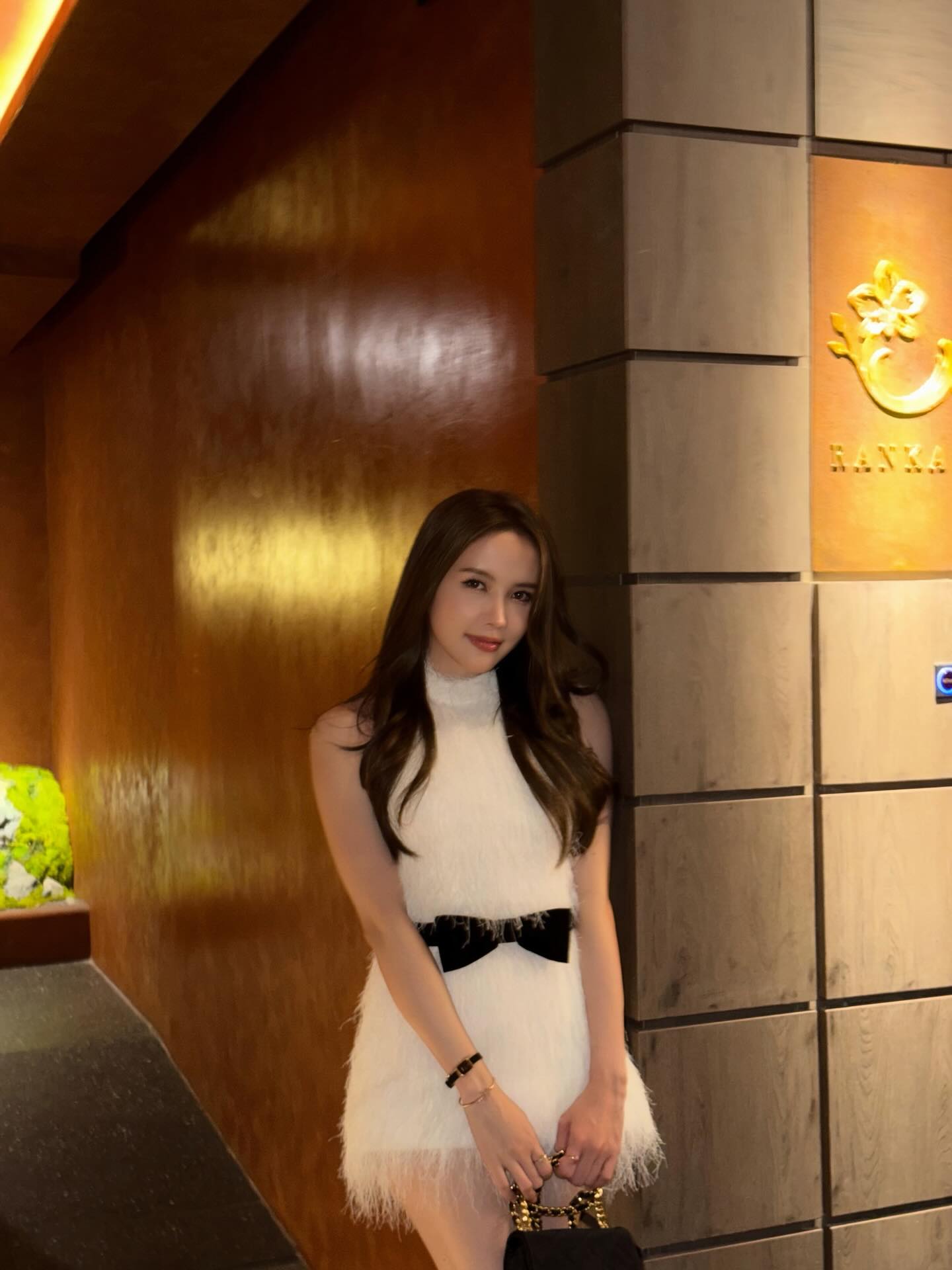 Vật nhỏ tr&ecirc;n tay Thiều Bảo Tr&acirc;m được d&acirc;n mạng truy l&ugrave;ng- Ảnh 7.