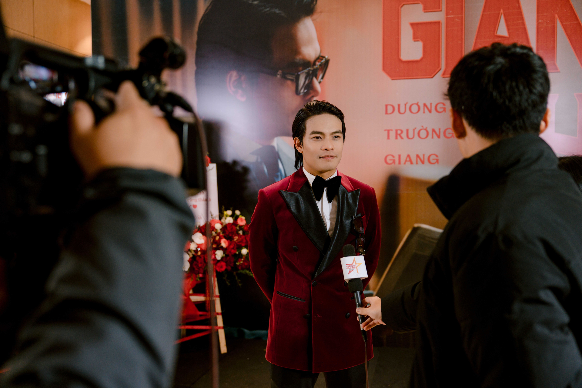 Vbiz c&oacute; nam nhạc sĩ l&agrave; gi&aacute;m đốc &acirc;m nhạc của loạt show quốc gia, h&aacute;t 1 b&agrave;i ai cũng biết nhưng mặt th&igrave; kh&ocirc;ng nhớ nổi- Ảnh 1.