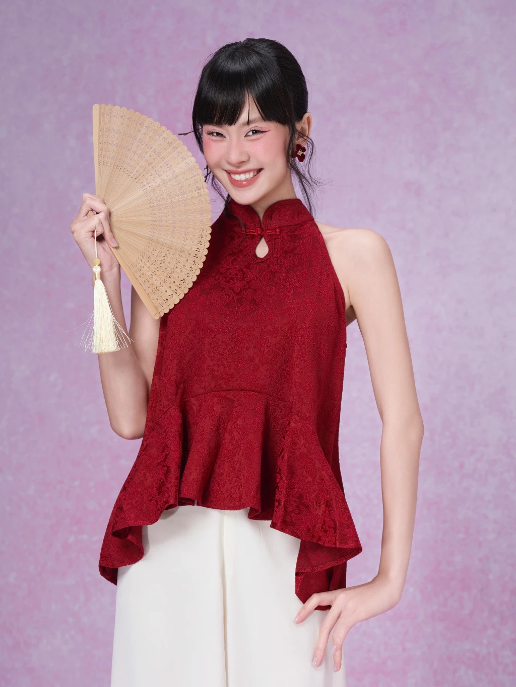 Cả showbiz chỉ c&oacute; 1 mỹ nh&acirc;n &ldquo;th&acirc;n nữ nhi, kh&iacute; chất qu&acirc;n tử&rdquo;: G&acirc;y sốt khi lăng x&ecirc; local brand Việt trước thế giới- Ảnh 8.