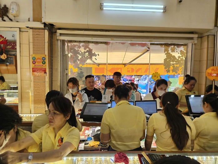 Giá vàng, bạc "nóng bỏng tay" - Ảnh 1.