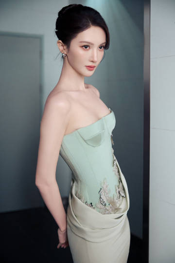 Hoa kh&ocirc;i trường m&uacute;a nghi l&aacute;i Mercedes G63 g&acirc;y tai nạn rồi bỏ trốn, đẩy trợ l&yacute; ra nhận tội thay- Ảnh 5.