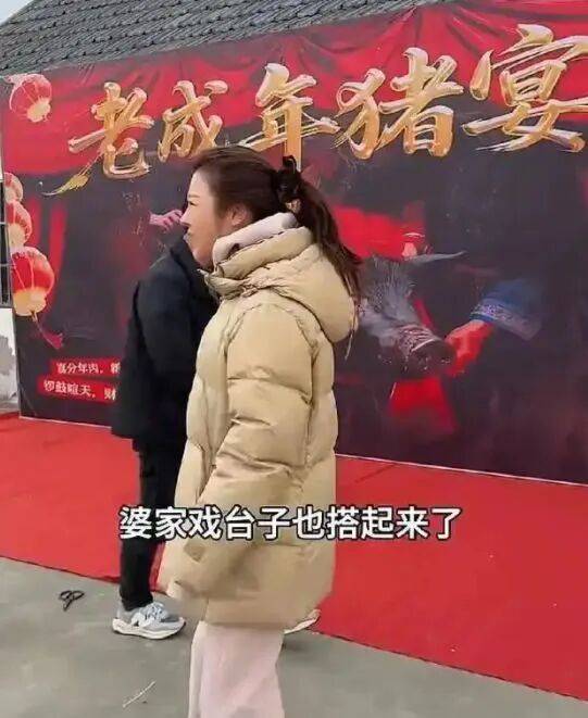 Bắt chước trend mời người lạ đến ăn tiệc, c&ocirc; g&aacute;i b&agrave;y 100 m&acirc;m cỗ nhưng kh&ocirc;ng một ai đến- Ảnh 2.