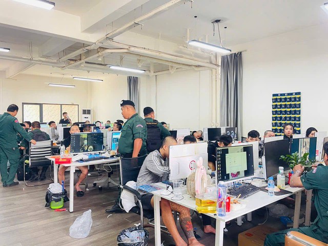 H&eacute; lộ thủ đoạn chiếm đoạt hơn 300 tỷ đồng của "&ocirc;ng tr&ugrave;m" L&ecirc; Đ&igrave;nh H&ugrave;ng vừa bị bắt- Ảnh 2.