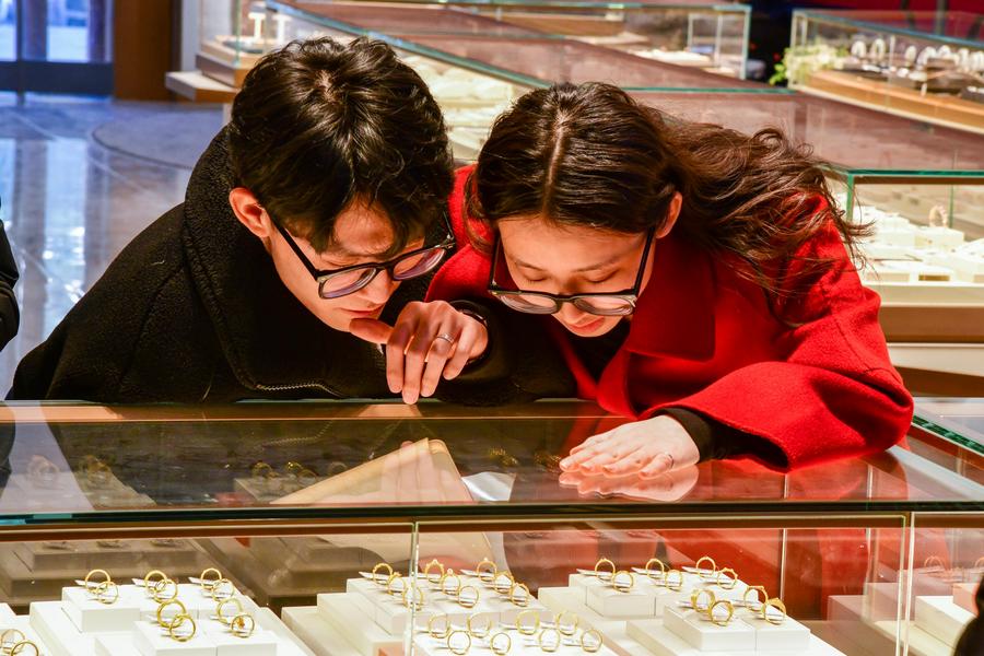 B&aacute;n v&agrave;ng cho bạn vay 500 triệu đồng, v&agrave;i th&aacute;ng sau chủ nợ đ&ograve;i trả 1,1 tỷ: &ldquo;V&agrave;ng tăng n&ecirc;n phải trả theo gi&aacute; thị trường&rdquo;- Ảnh 2.