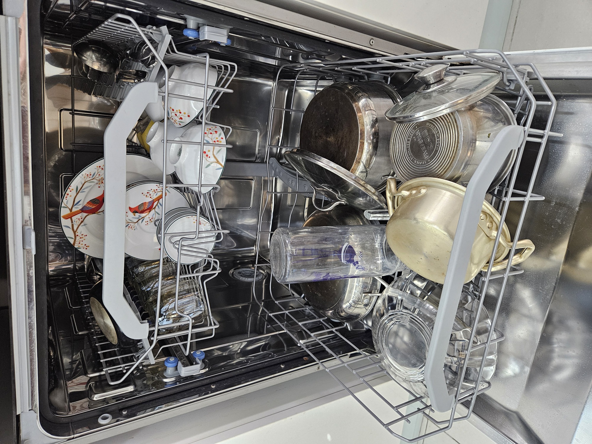 Vợ ch&ecirc; m&aacute;y rửa b&aacute;t cũ mẹ t&ocirc;i đ&atilde; d&ugrave;ng hơn 10 năm, t&ocirc;i n&oacute;i 1 c&acirc;u khiến nhiều người phải vỗ tay khen hay- Ảnh 2.