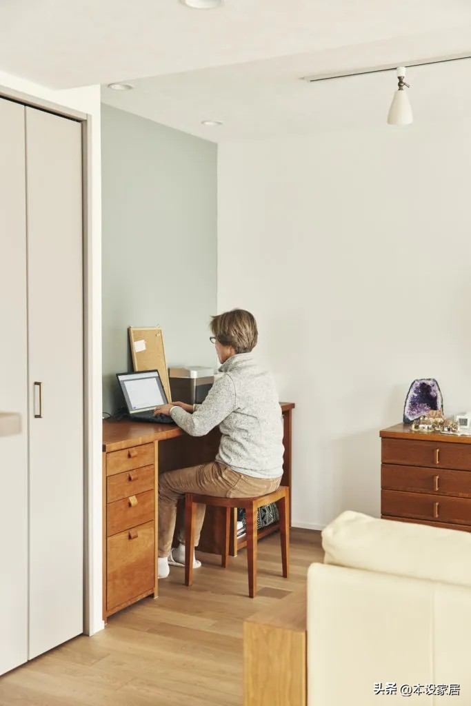 62 tuổi, sống một m&igrave;nh trong căn hộ 51m2: Kh&ocirc;ng mua th&ecirc;m đồ, kh&ocirc;ng chi ti&ecirc;u dư, nhưng mỗi ng&agrave;y đều dễ chịu v&agrave; an t&acirc;m về tiền bạc- Ảnh 12.