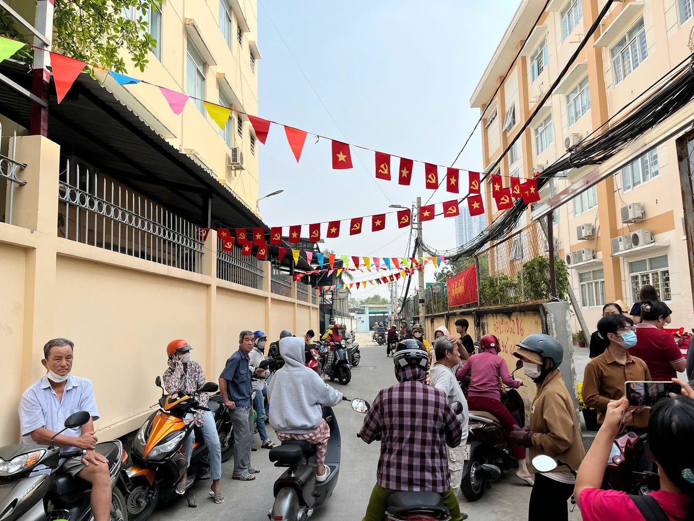 Vụ nghi thịt bẩn v&agrave;o h&agrave;ng loạt trường ở TPHCM: "Hiệu trưởng bủn rủn tay ch&acirc;n"- Ảnh 2.