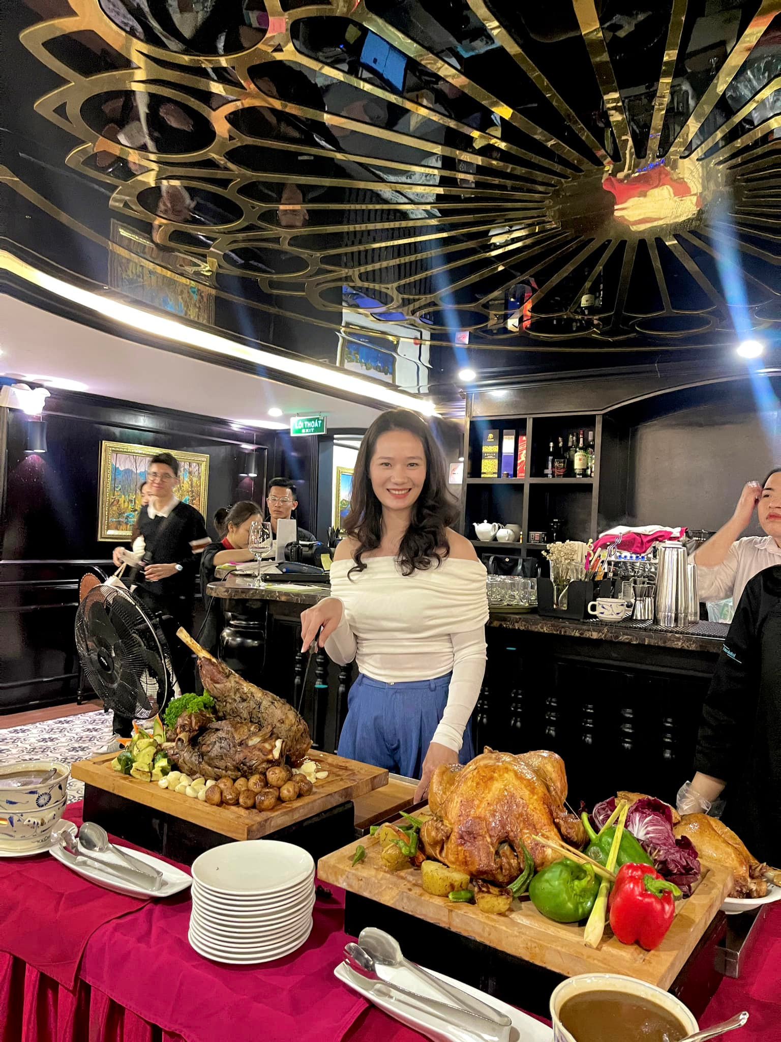 &ldquo;Mẹ Hiểu Minh trẻ v&agrave; sang qu&aacute;"- Ảnh 2.