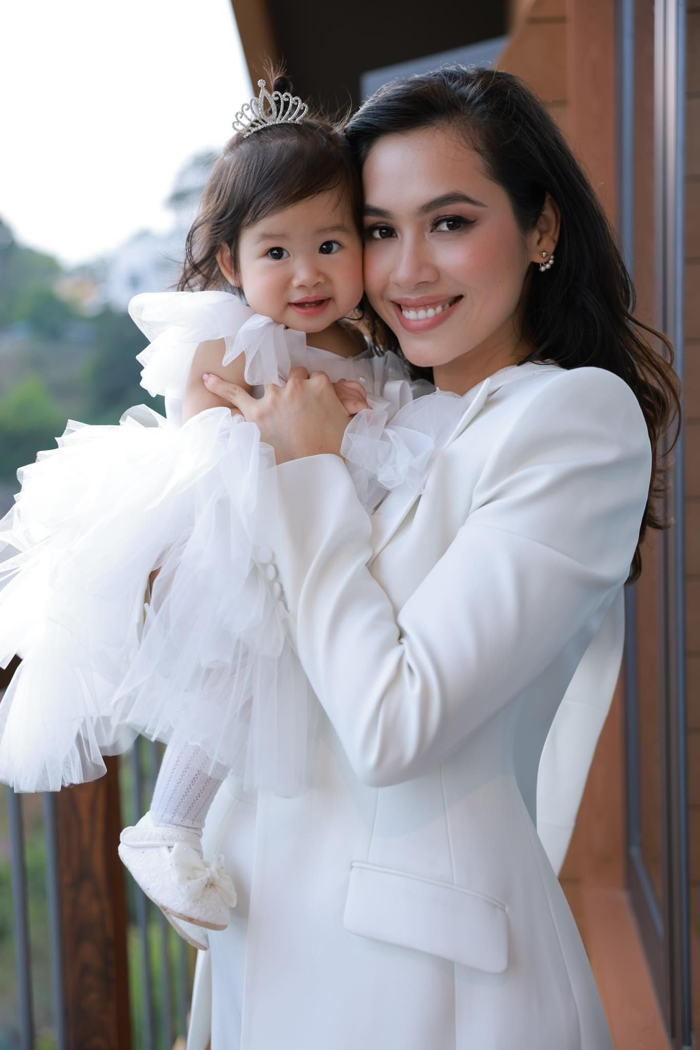 Ho&agrave;ng My một m&igrave;nh nu&ocirc;i con- Ảnh 14.