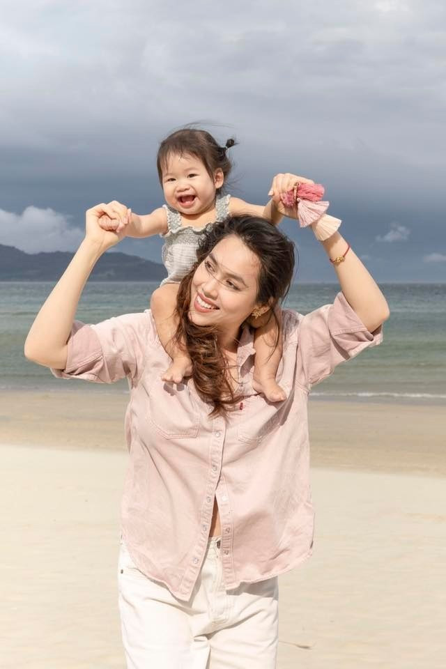 Ho&agrave;ng My một m&igrave;nh nu&ocirc;i con- Ảnh 15.