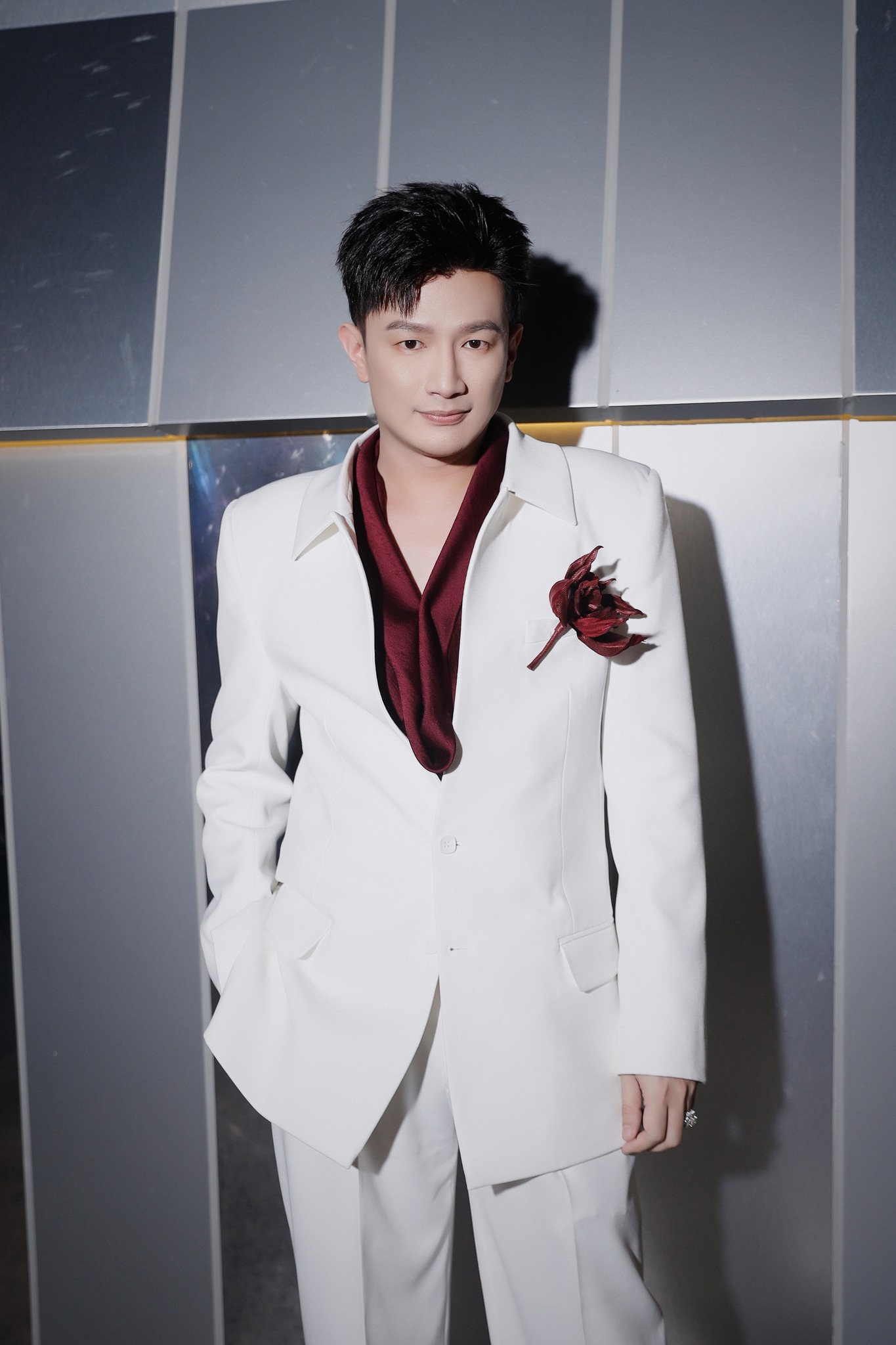 Dược Sĩ Tiến kh&ocirc;ng biết ngại l&agrave; g&igrave;!- Ảnh 1.