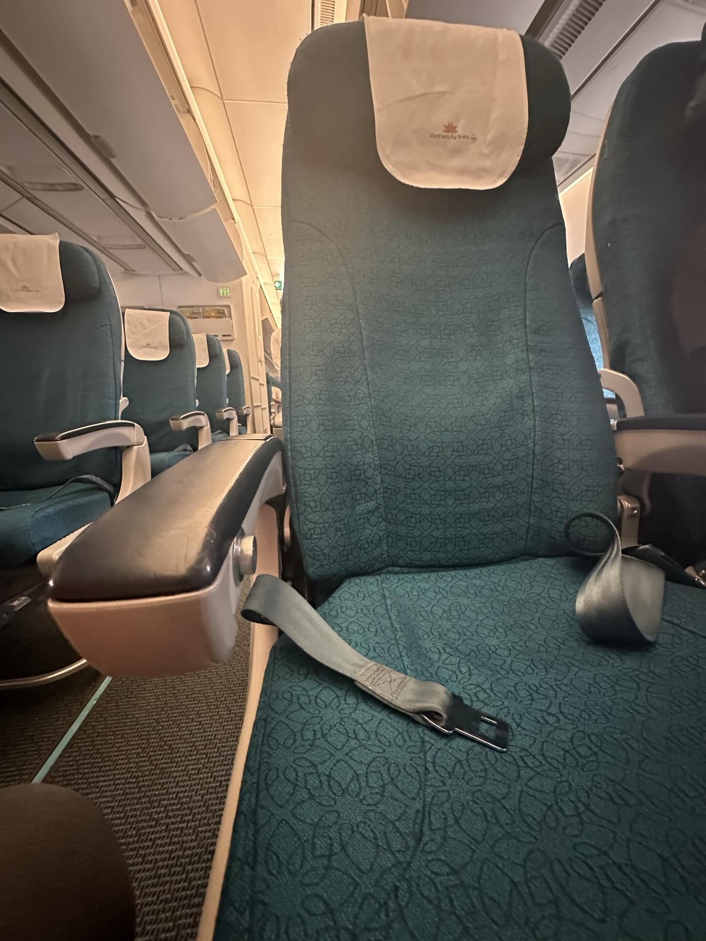 Đi m&aacute;y bay Tết 2026, tuyệt đối kh&ocirc;ng được d&ugrave;ng cổng sạc d&ugrave; c&oacute; sẵn tr&ecirc;n t&agrave;u bay- Ảnh 1.