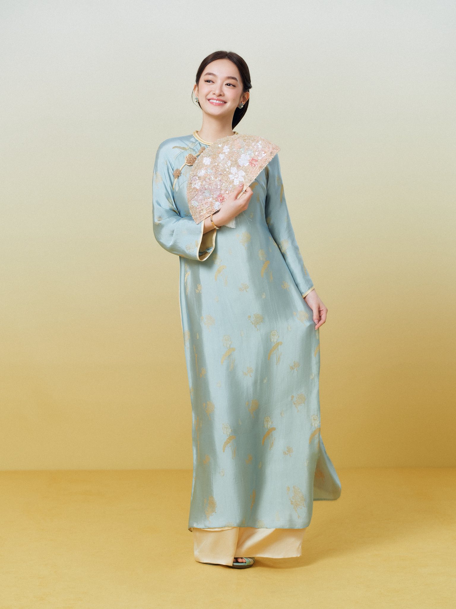 Drama săn &aacute;o d&agrave;i ồn nhất l&uacute;c n&agrave;y: Mua kh&oacute; hơn v&agrave;ng, brand nhận b&atilde;o phẫn nộ về c&aacute;ch xử l&yacute;- Ảnh 1.