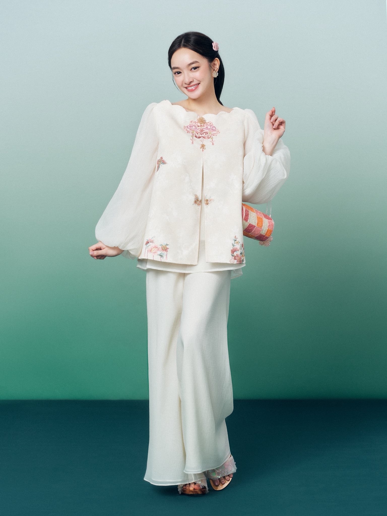 Drama săn &aacute;o d&agrave;i ồn nhất l&uacute;c n&agrave;y: Mua kh&oacute; hơn v&agrave;ng, brand nhận b&atilde;o phẫn nộ về c&aacute;ch xử l&yacute;- Ảnh 3.