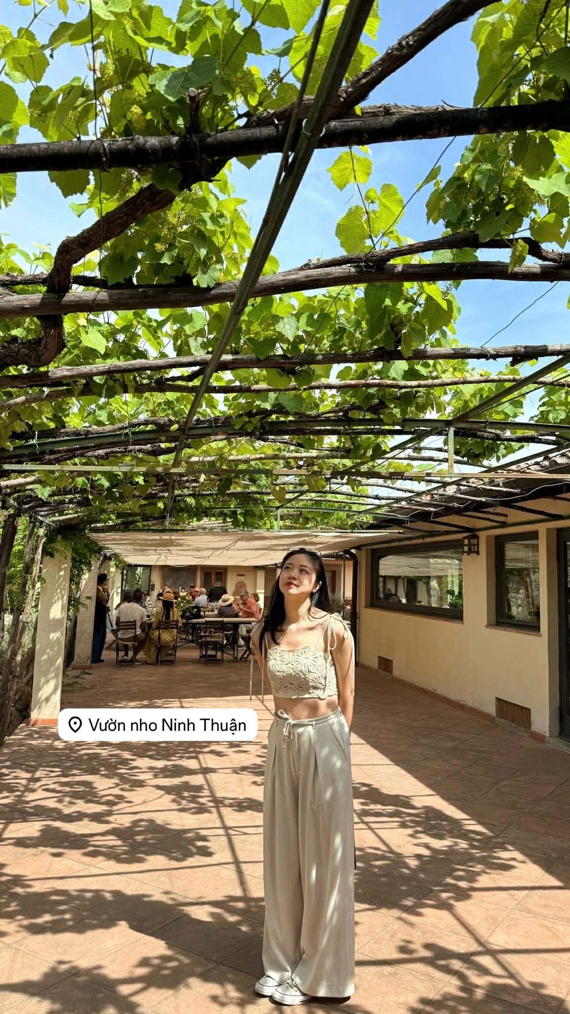 Trend n&agrave;y cợt nhả dễ sợ: Đi khắp thế giới nhưng checkin ở Đ&agrave; Lạt, hồ Đ&aacute; l&agrave;ng đại học Quốc gia Thủ Đức- Ảnh 1.