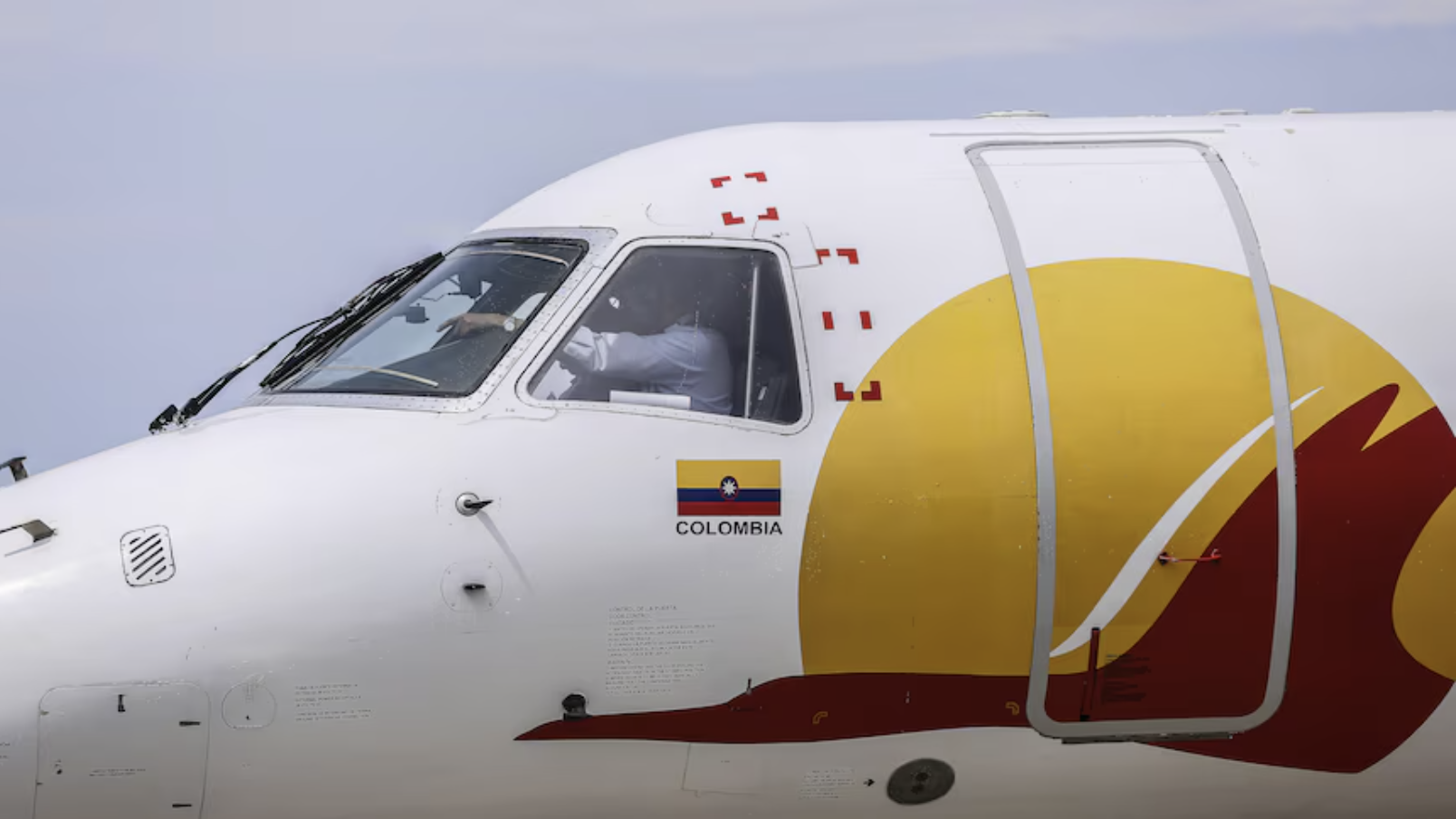 Rơi m&aacute;y bay khiến 15 người thiệt mạng, nạn nh&acirc;n bao gồm nghị sĩ đương nhiệm v&agrave; ứng vi&ecirc;n quốc hội- Ảnh 1.