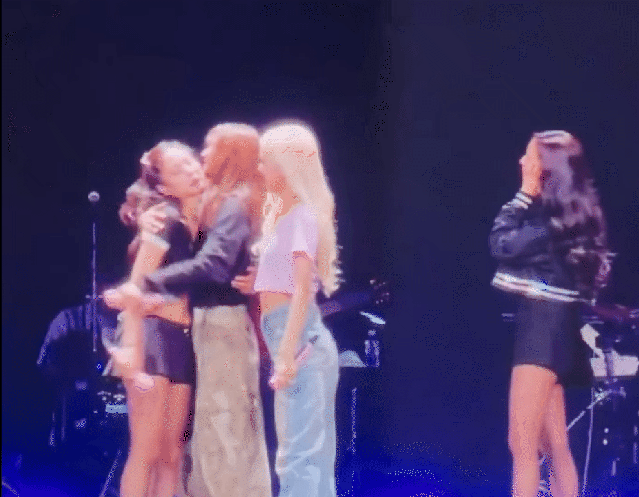 Thành viên hát hay nhất BLACKPINK ngầm xác nhận nhóm tan rã?- Ảnh 1. Thành viên hát hay nhất BLACKPINK ngầm xác nhận nhóm tan rã?- Ảnh 1.