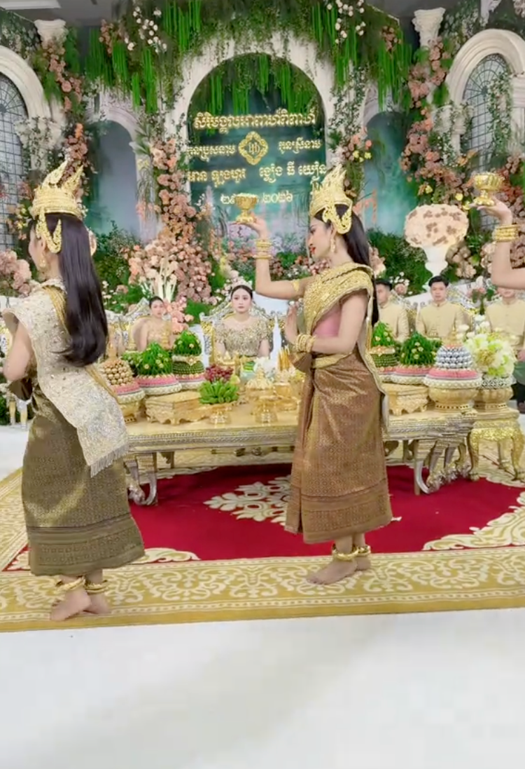 C&ocirc; d&acirc;u T&acirc;y Ninh tổ chức đ&aacute;m cưới ở Campuchia: Nh&agrave; trai "chơi lớn" cỡ n&agrave;y th&igrave; ai l&agrave;m lại!- Ảnh 4.