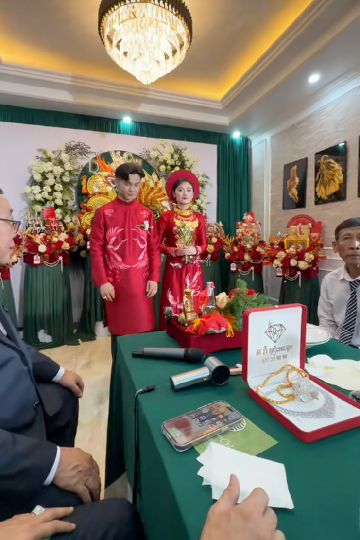 C&ocirc; d&acirc;u T&acirc;y Ninh tổ chức đ&aacute;m cưới ở Campuchia: Nh&agrave; trai "chơi lớn" cỡ n&agrave;y th&igrave; ai l&agrave;m lại!- Ảnh 13.