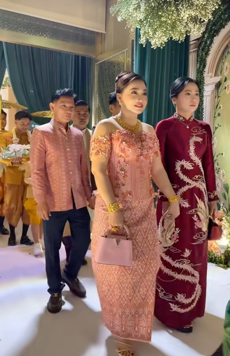 C&ocirc; d&acirc;u T&acirc;y Ninh tổ chức đ&aacute;m cưới ở Campuchia: Nh&agrave; trai "chơi lớn" cỡ n&agrave;y th&igrave; ai l&agrave;m lại!- Ảnh 6.