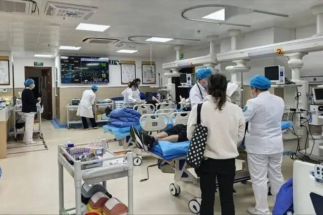 Người đàn ông đột tử ngay trong lúc “gần gũi”: Cảnh báo đàn ông sau 50 tuổi nên tránh điều này khi Người đàn ông đột tử ngay trong lúc “gần gũi”: Cảnh báo đàn ông sau 50 tuổi nên tránh điều này khi