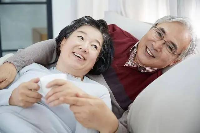 Người đàn ông đột tử ngay trong lúc “gần gũi”: Cảnh báo đàn ông sau 50 tuổi nên tránh điều này khi Người đàn ông đột tử ngay trong lúc “gần gũi”: Cảnh báo đàn ông sau 50 tuổi nên tránh điều này khi