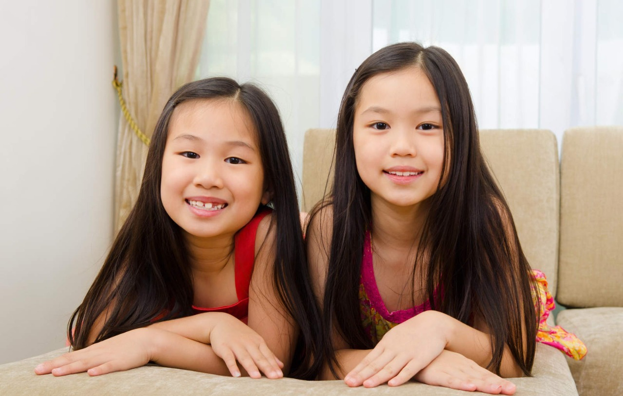 Trẻ em c&oacute; vẻ ngo&agrave;i ưa nh&igrave;n thực sự MAY MẮN hơn những đứa trẻ kh&aacute;c? Khoa học đưa ra c&acirc;u trả lời bất ngờ!- Ảnh 1.